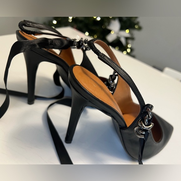 Olive Shoes - Picture 3 of 4